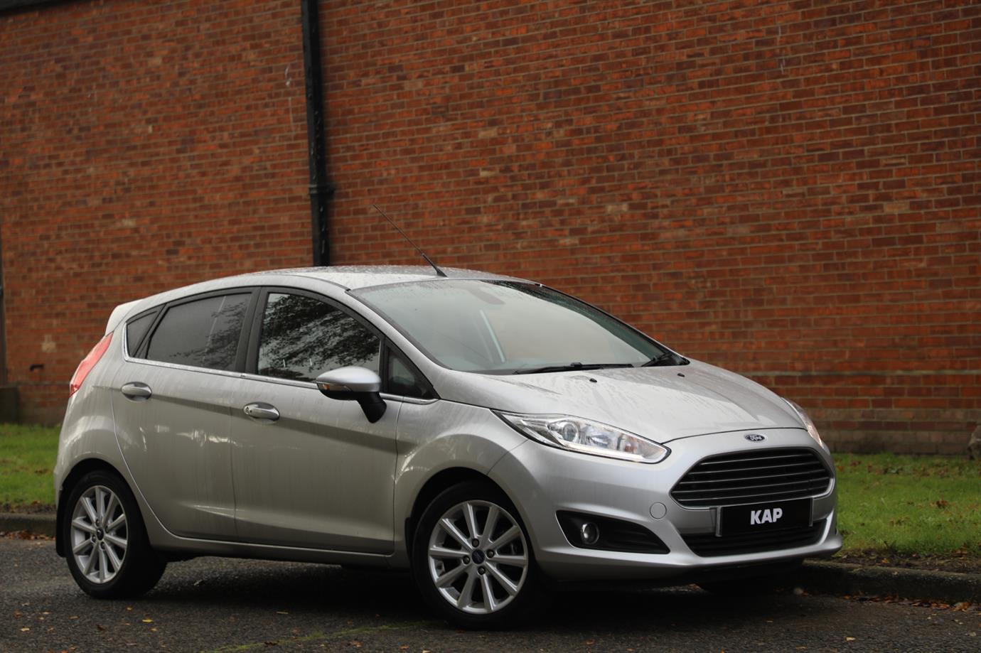 FORD FIESTA TITANIUM